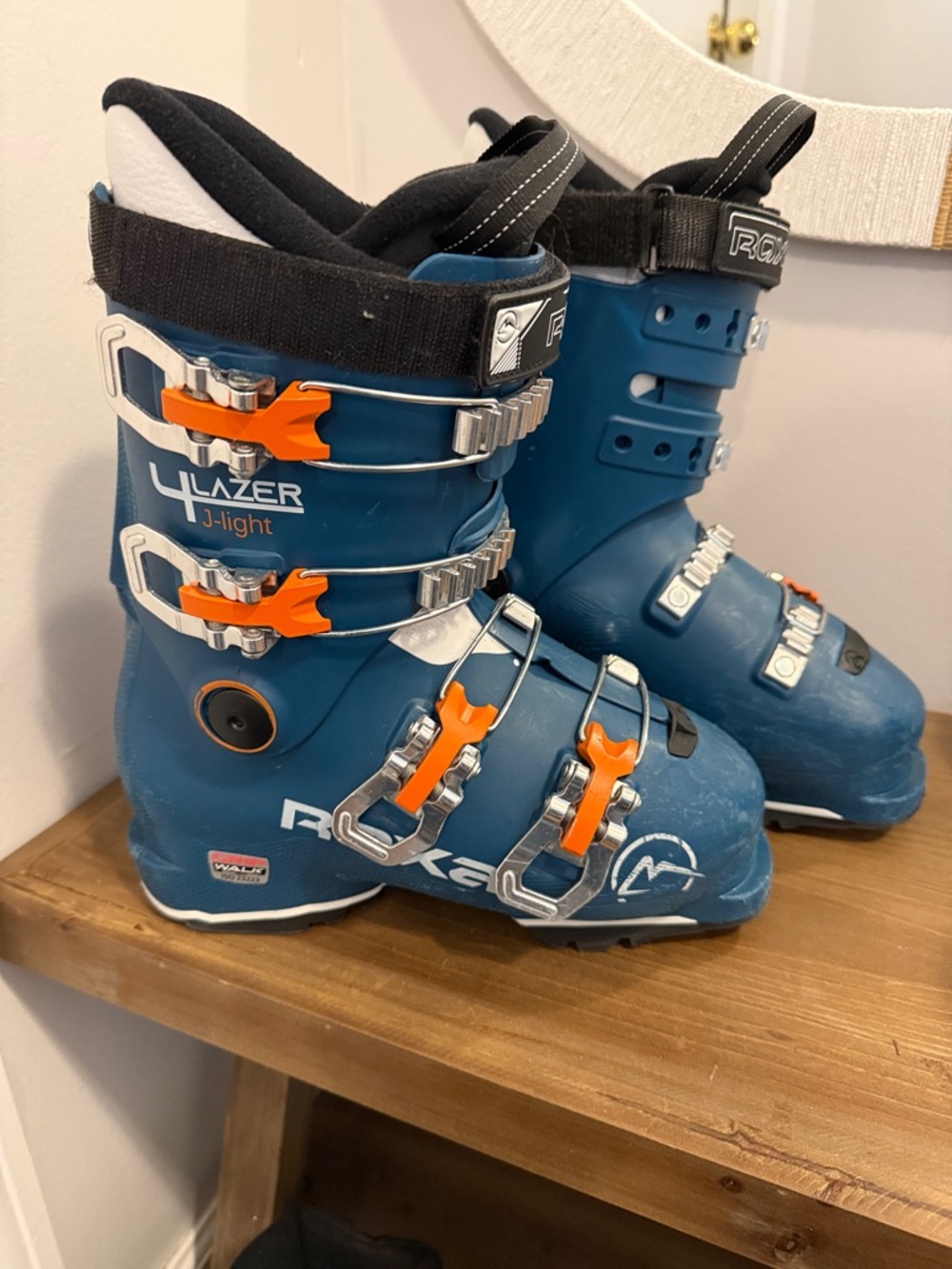 Roxa Ski Boots - Junior 4 Grip Walk Size 235 or 270mm